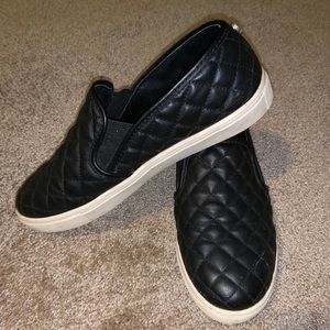 Steve Madden slide on shoes